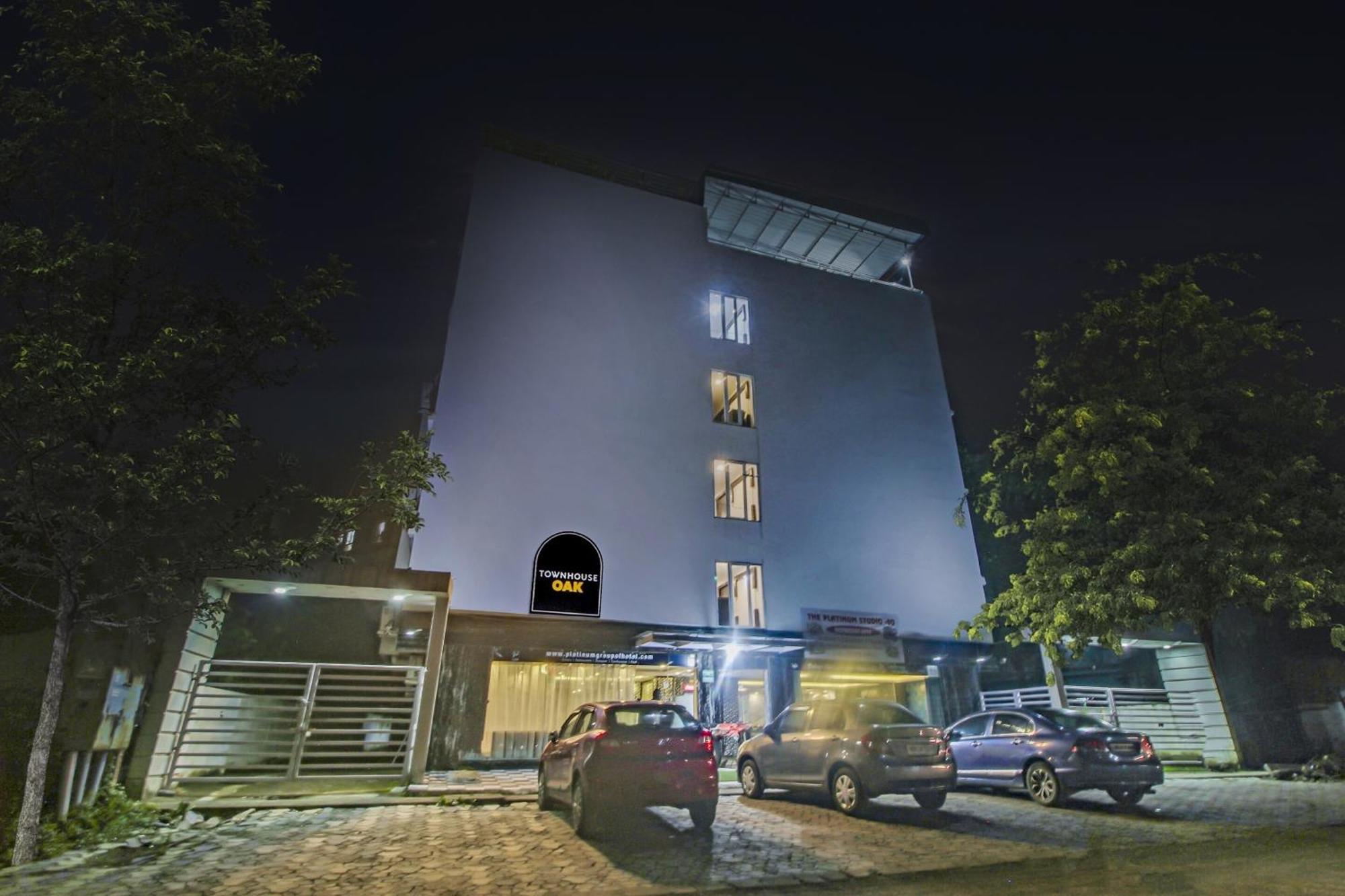 Super Townhouse Oak The Platinum Studio New Town Экстерьер фото